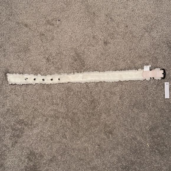 Koolaburra by UGG Pet Faux Suede Collar
by Koolaburra by UGG! - Picture 5 of 6